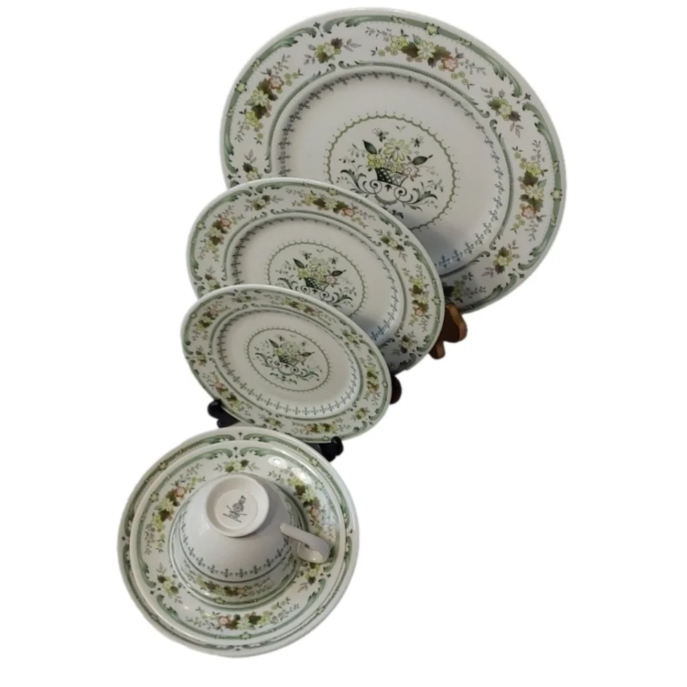 ROYAL DOULTON BONE CHINA T. C 1034 PROVENCAL 6 PIECE PLACE SETTING‎ DINNER FOR 1